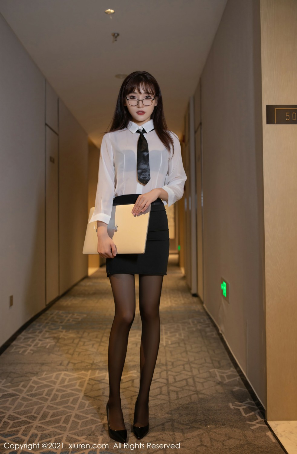 [XiuRen秀人网]No3705陆萱萱-[秀人套图]