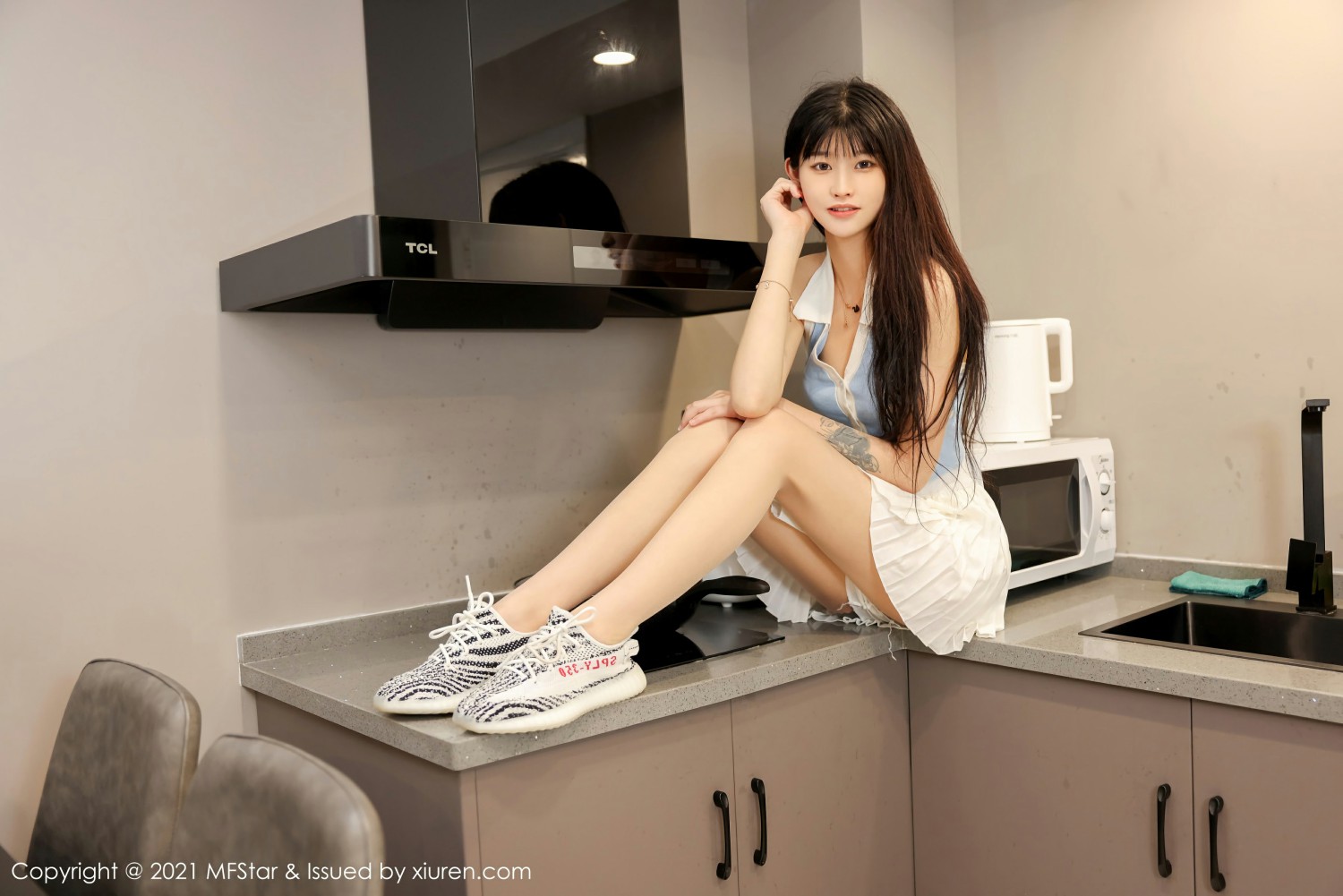 [MFStar模范学院]VOL53377qiqi-[秀人套图]