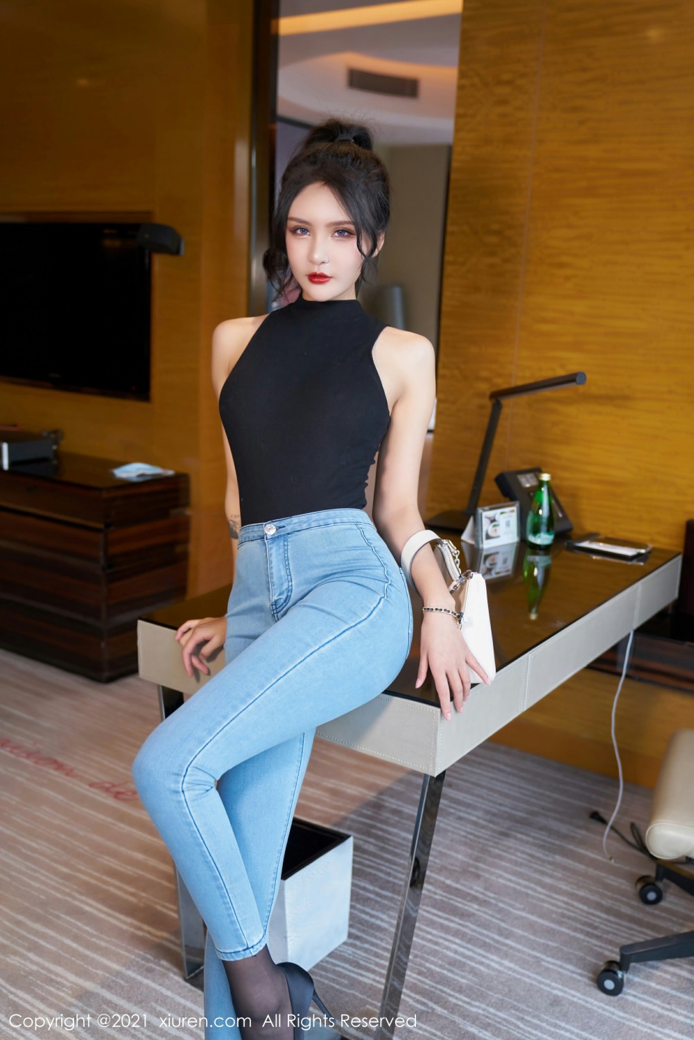 [XiuRen秀人网]No3976Emily尹菲-[秀人套图]