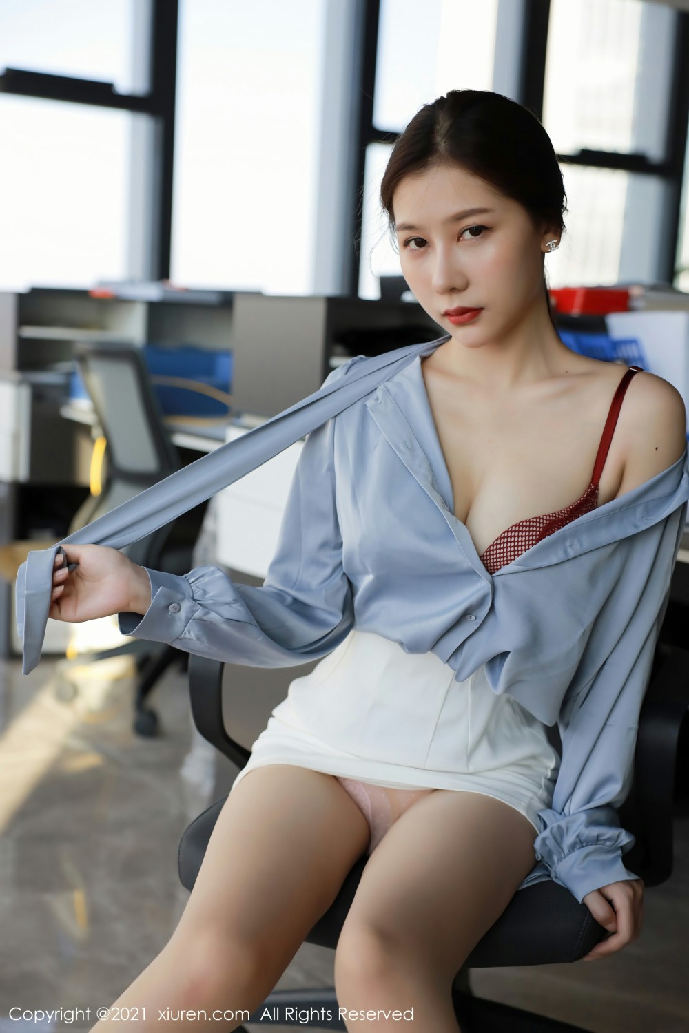 [XiuRen秀人网]No3994尹甜甜-[秀人套图]