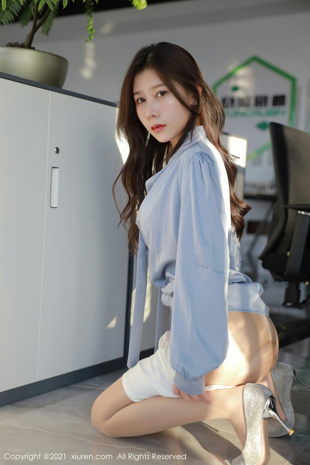 [XiuRen秀人网]No3994尹甜甜-[秀人套图]