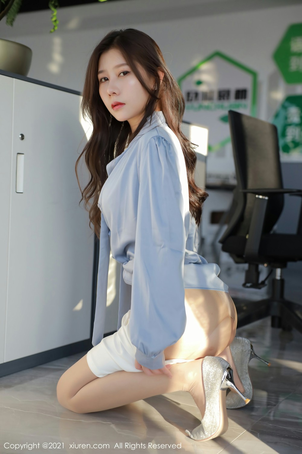 [XiuRen秀人网]No3994尹甜甜-[秀人套图]