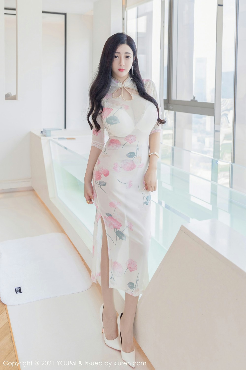 [YOUMI尤蜜荟]VOL706允爾-[秀人套图]