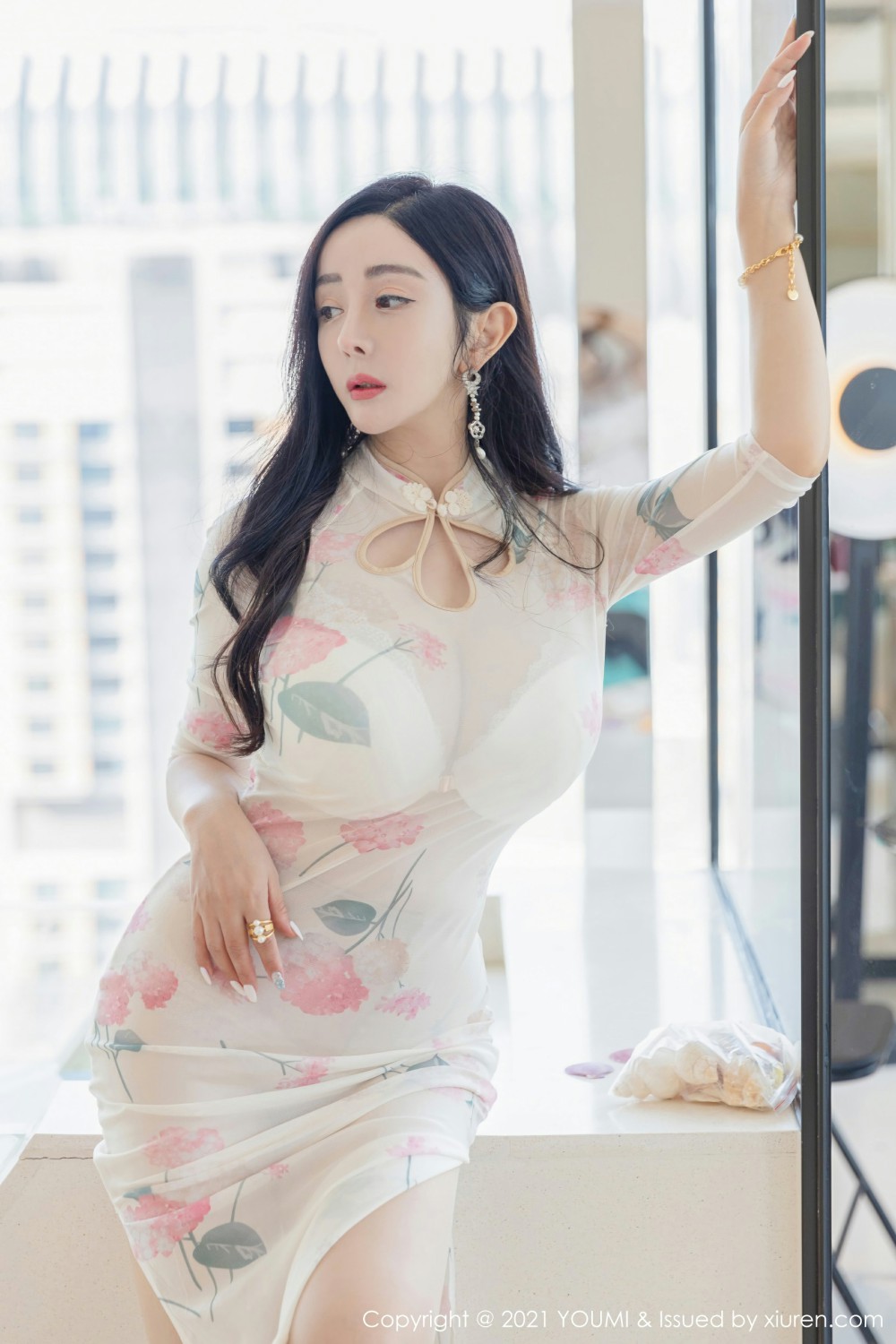[YOUMI尤蜜荟]VOL706允爾-[秀人套图]