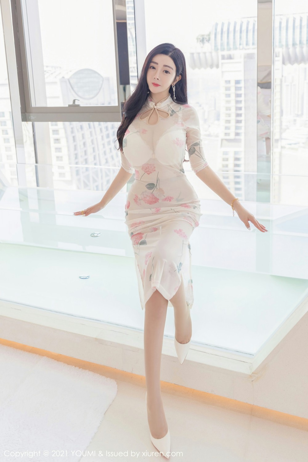 [YOUMI尤蜜荟]VOL706允爾-[秀人套图]