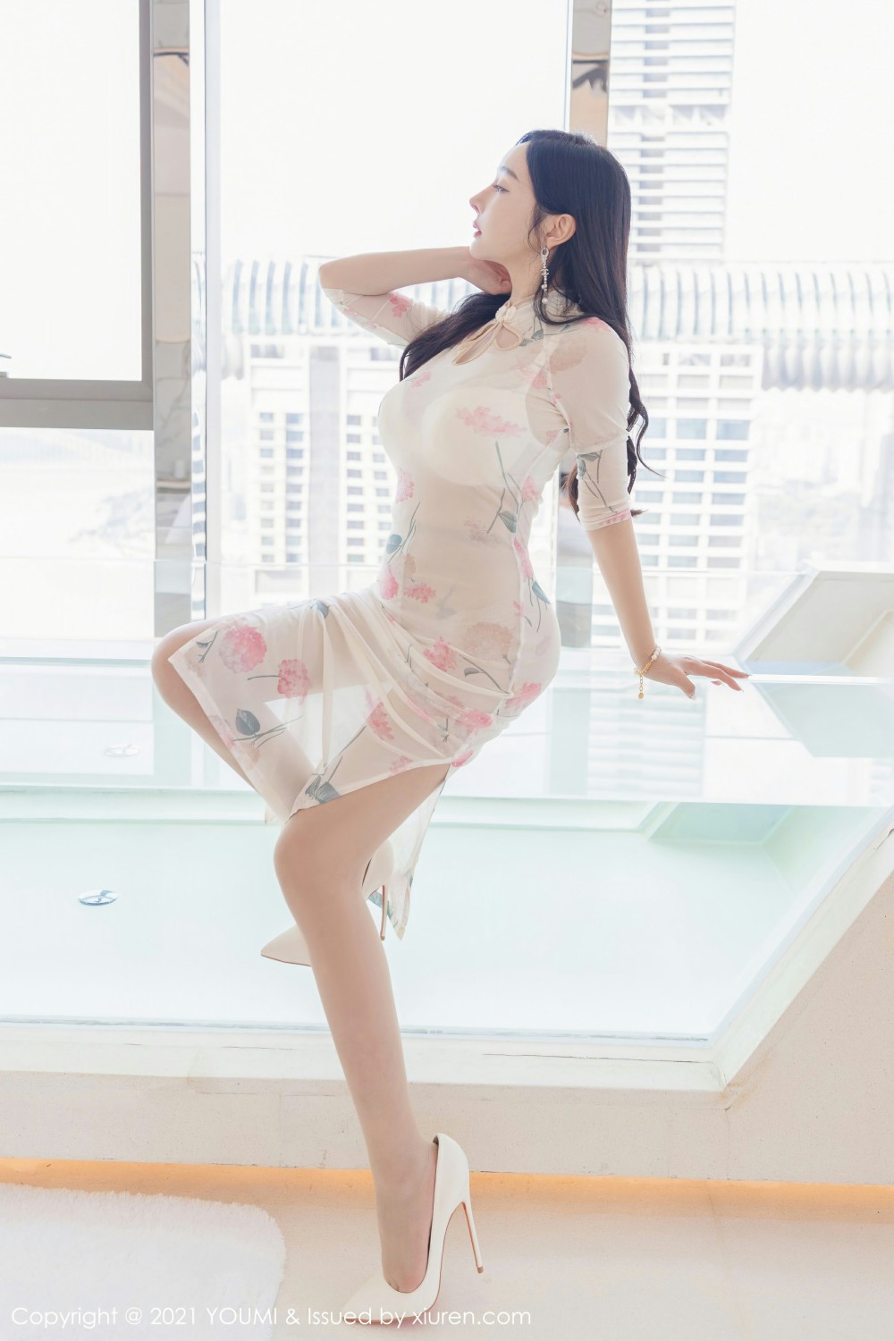 [YOUMI尤蜜荟]VOL706允爾-[秀人套图]