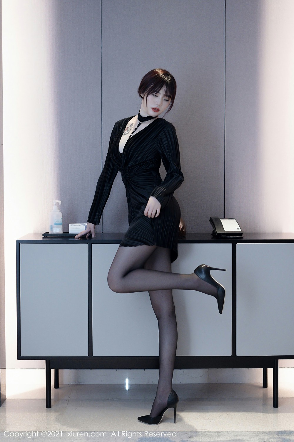 [XiuRen秀人网]No4080Arude薇薇-[秀人套图]