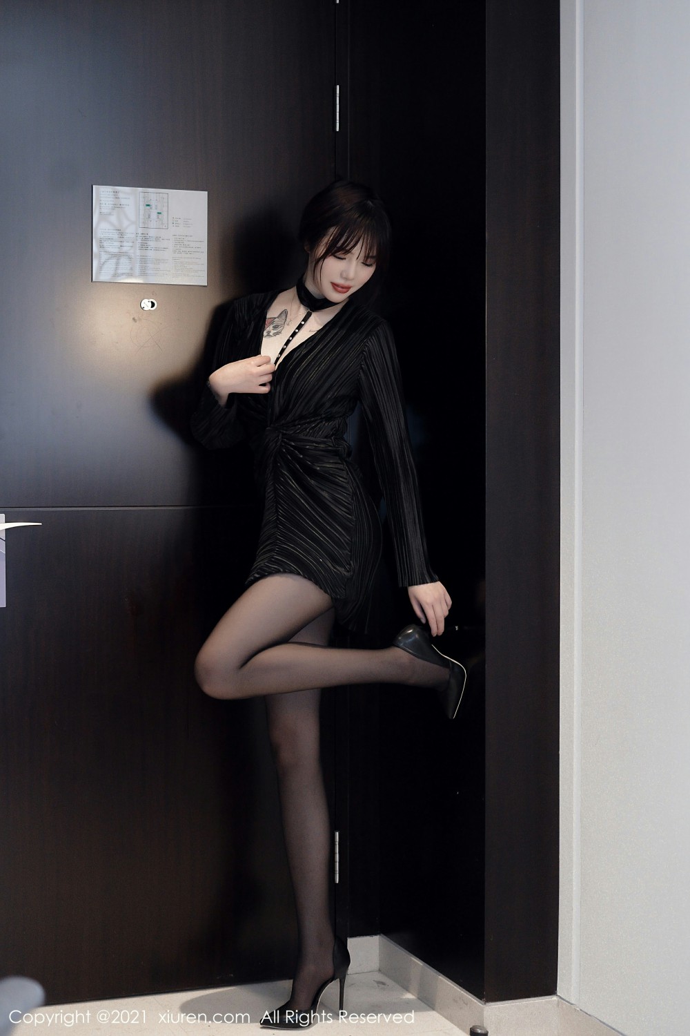 [XiuRen秀人网]No4080Arude薇薇-[秀人套图]