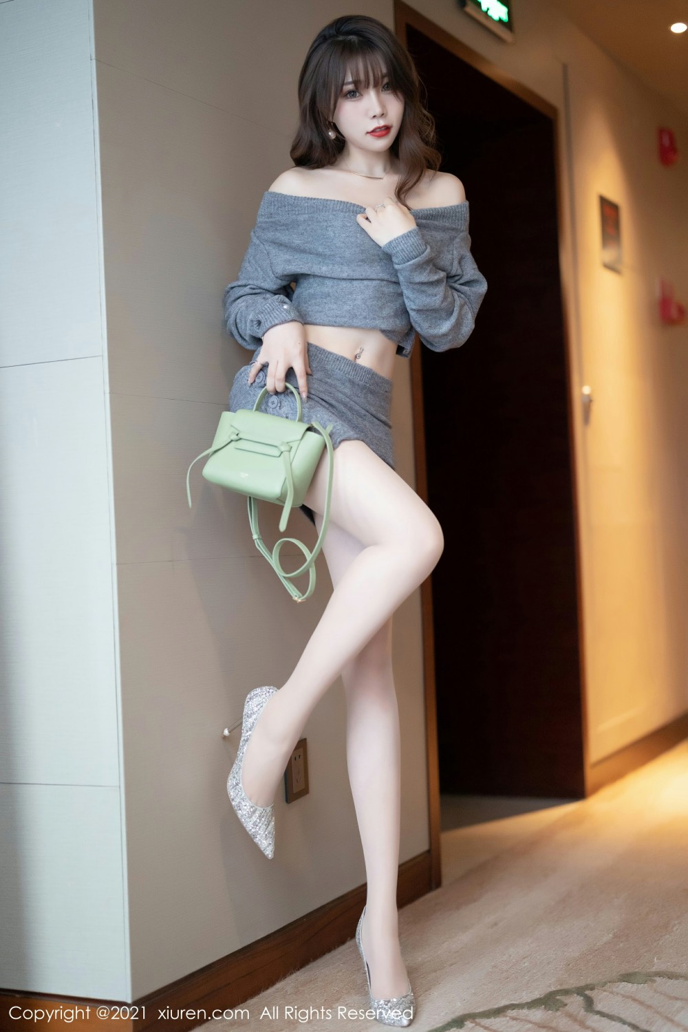 [XiuRen秀人网]No4239芝芝Booty性感妖媚-[秀人套图]