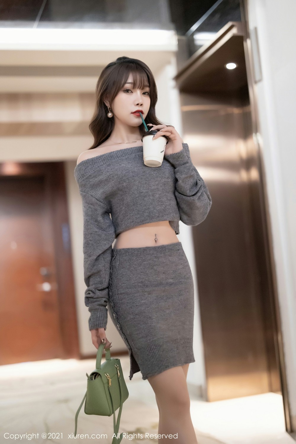 [XiuRen秀人网]No4239芝芝Booty性感妖媚-[秀人套图]