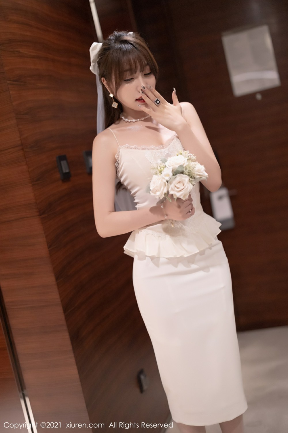 [XiuRen秀人网]No4269芝芝Booty性感新娘-[秀人套图]