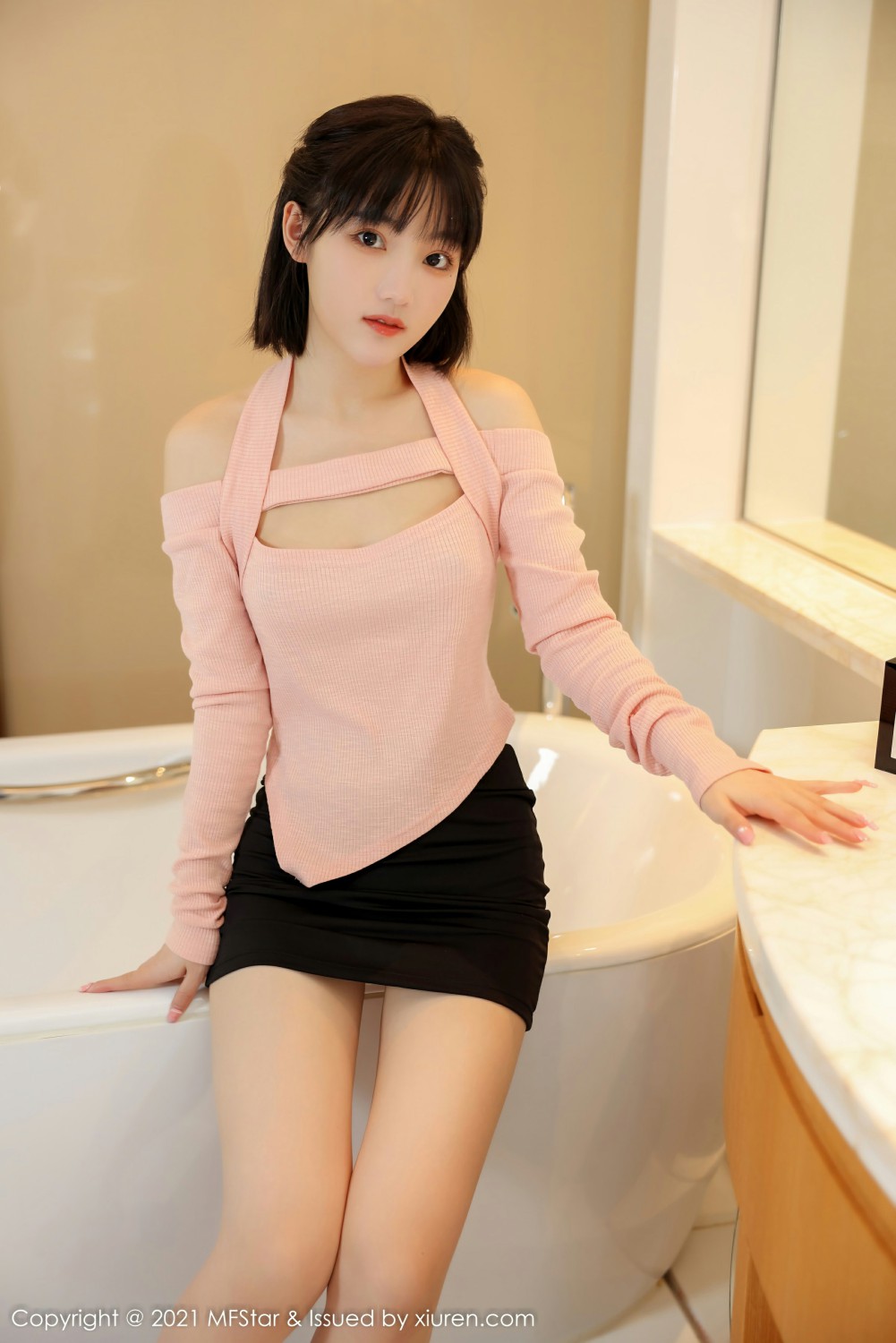 [MFStar模范学院]VOL545甜筒晓彤浴室诱惑-[秀人套图]