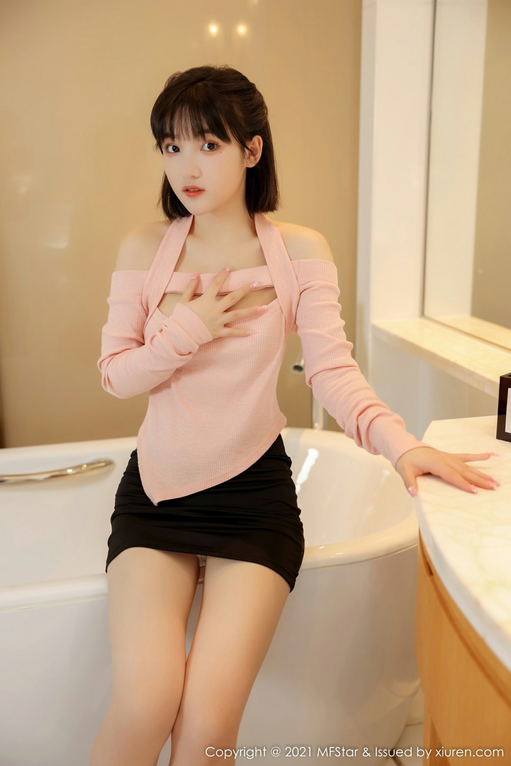 [MFStar模范学院]VOL545甜筒晓彤浴室诱惑-[秀人套图]
