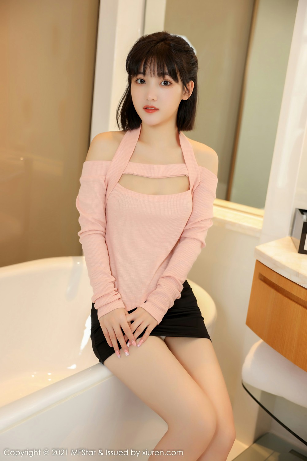 [MFStar模范学院]VOL545甜筒晓彤浴室诱惑-[秀人套图]