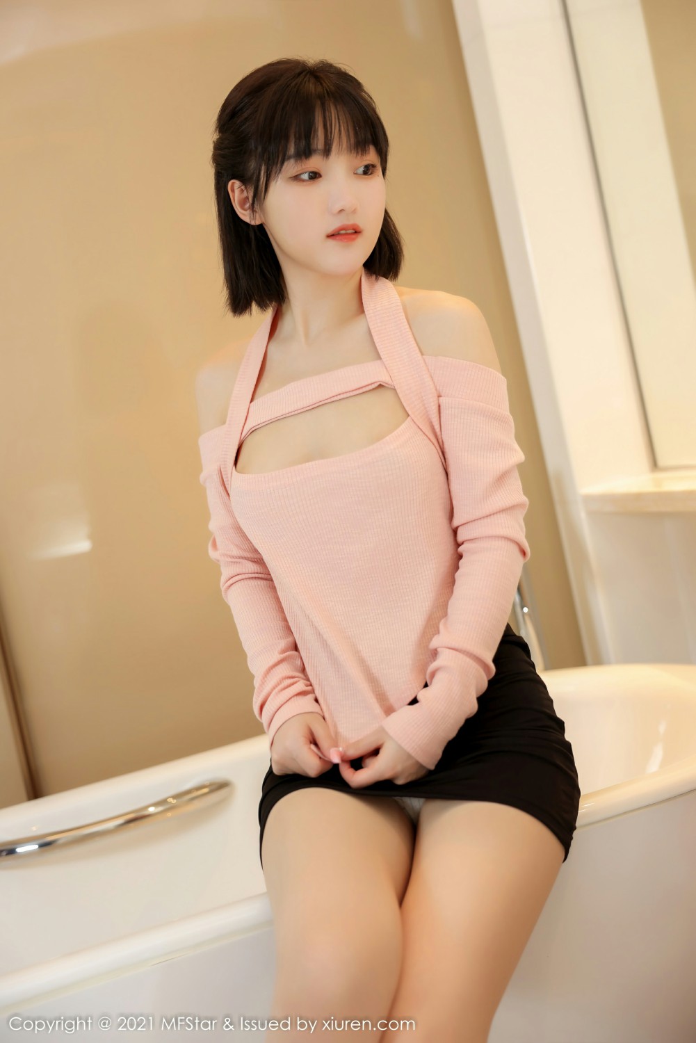 [MFStar模范学院]VOL545甜筒晓彤浴室诱惑-[秀人套图]