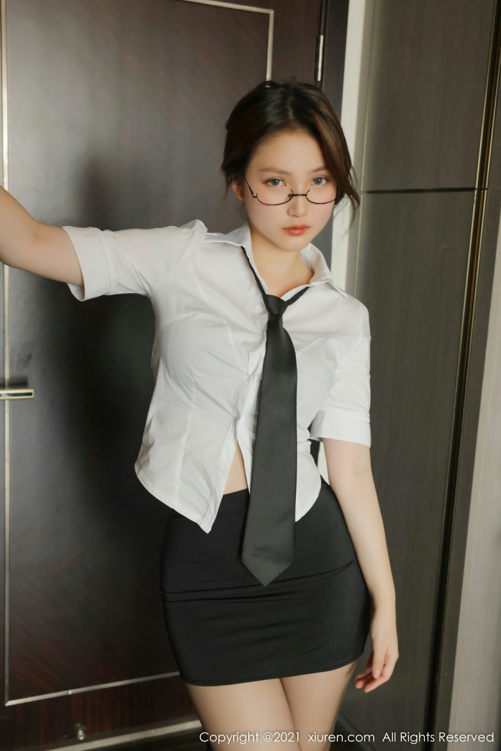 [XiuRen秀人网]No4311兔妹妹唯美清纯-[秀人套图]