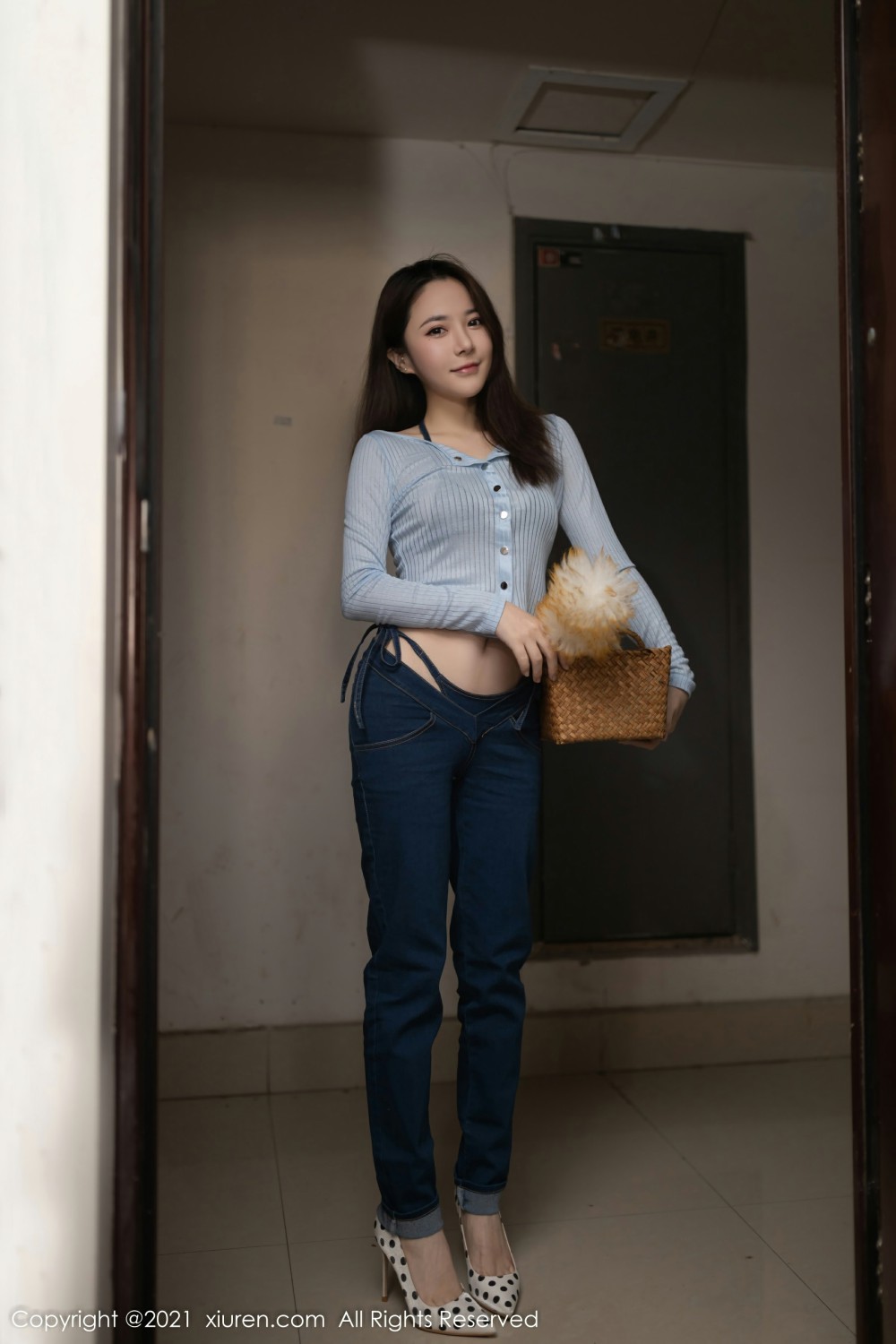 [XiuRen秀人网]No4352鱼子酱Fish家居女友-[秀人套图]