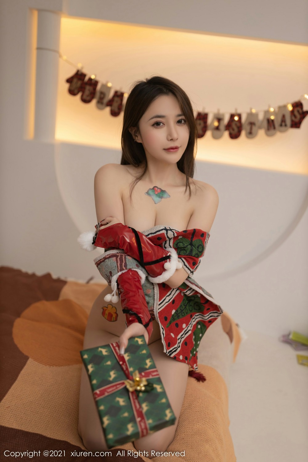 [XiuRen秀人网]No4383鱼子酱Fish圣诞节写真-[秀人套图]