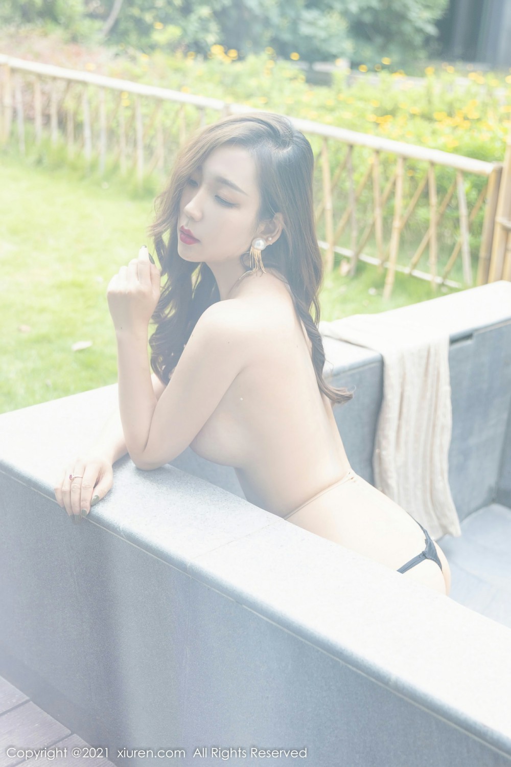 [XiuRen秀人网]No4370艾静香修长美腿-[秀人套图]