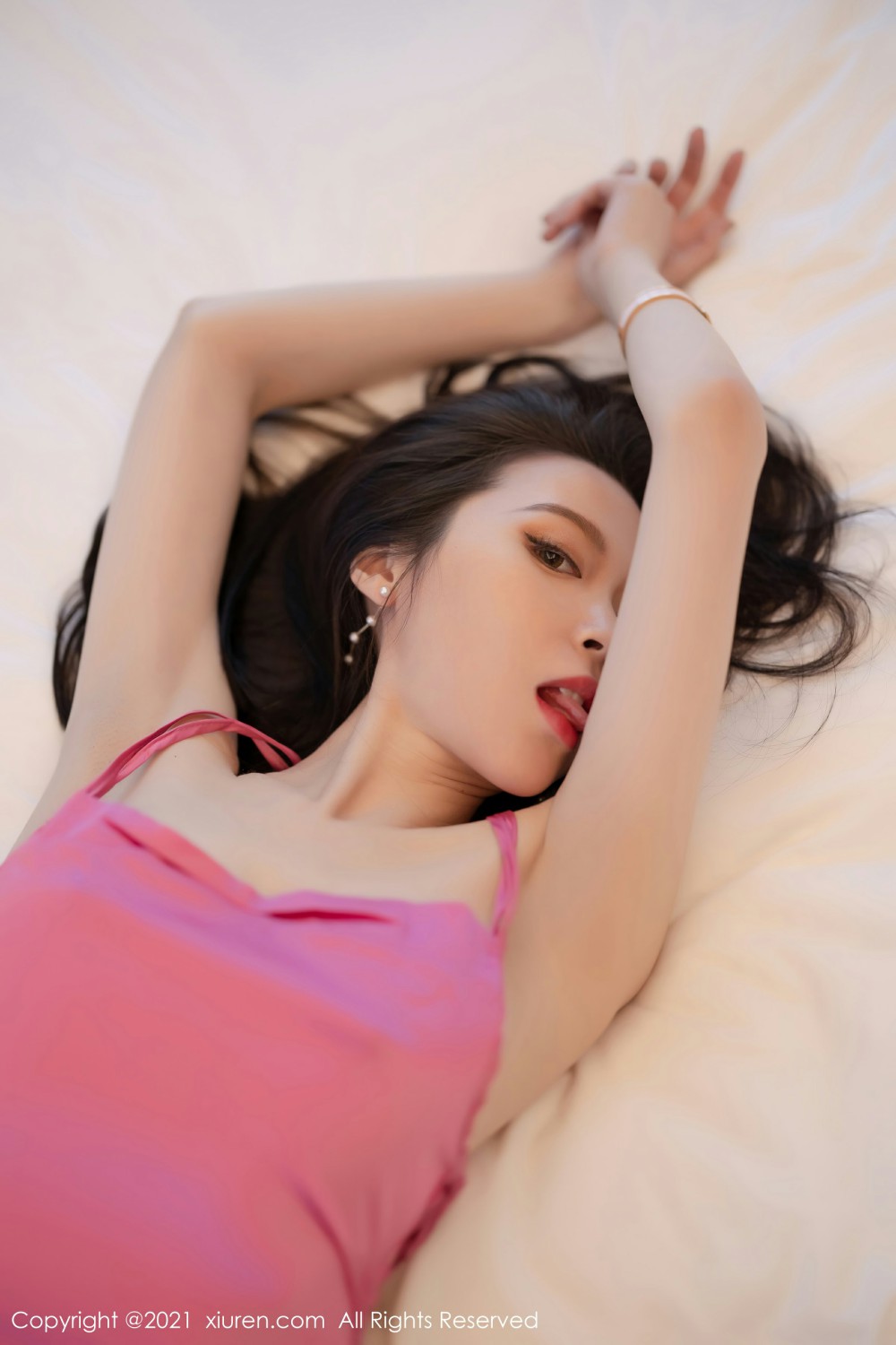 [XiuRen秀人网]No4371梦心玥丝袜高跟-[秀人套图]