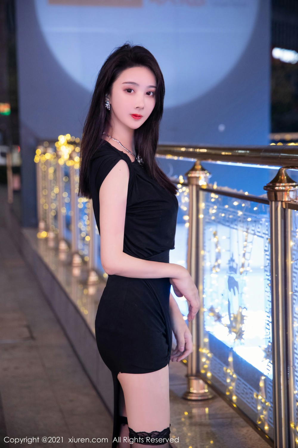 [XiuRen秀人网]No4400summer宝宝黑色长裙-[秀人套图]