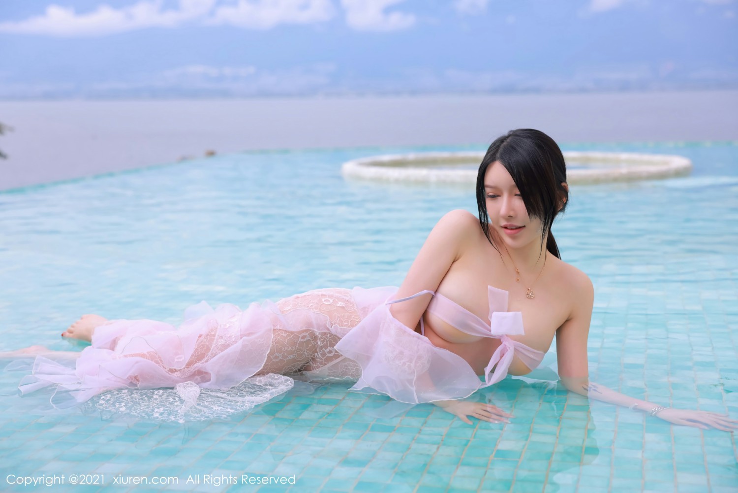 [XiuRen秀人网]No4401玉兔miki透明长裙-[秀人套图]