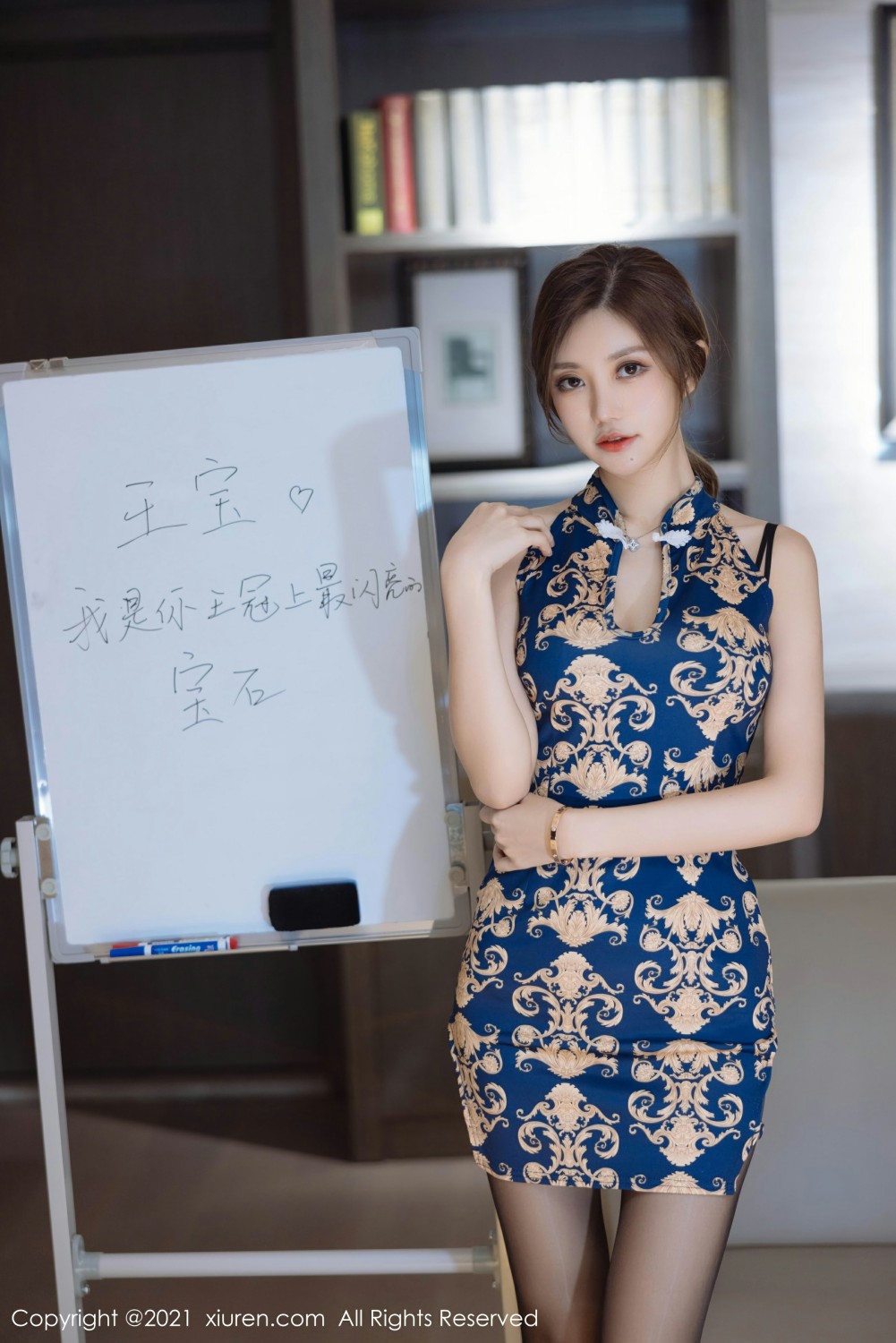 [XiuRen秀人网]No4415绮里嘉ula元旦回馈-[秀人套图]