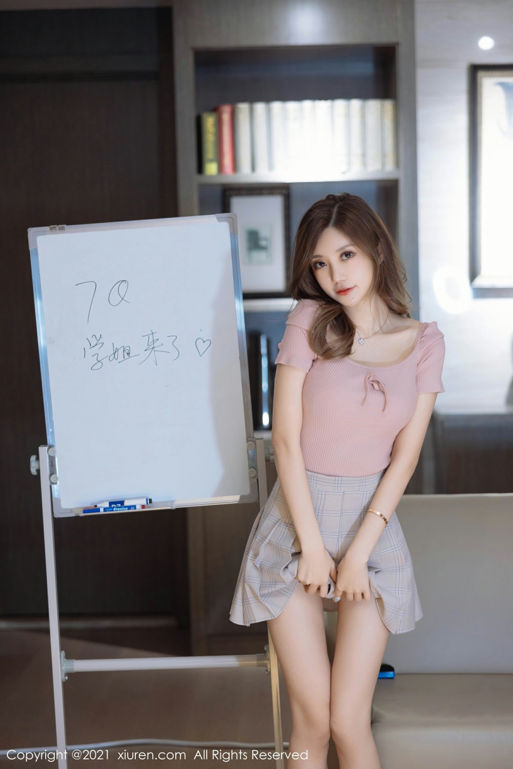 [XiuRen秀人网]No4415绮里嘉ula元旦回馈-[秀人套图]