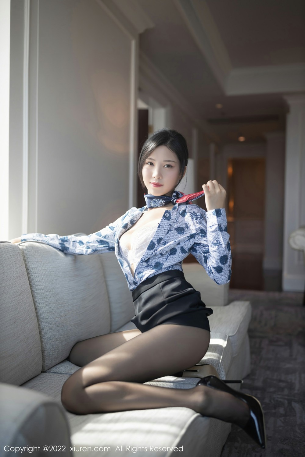 [XiuRen秀人网]No4430抖娘利世空姐制服-[秀人套图]