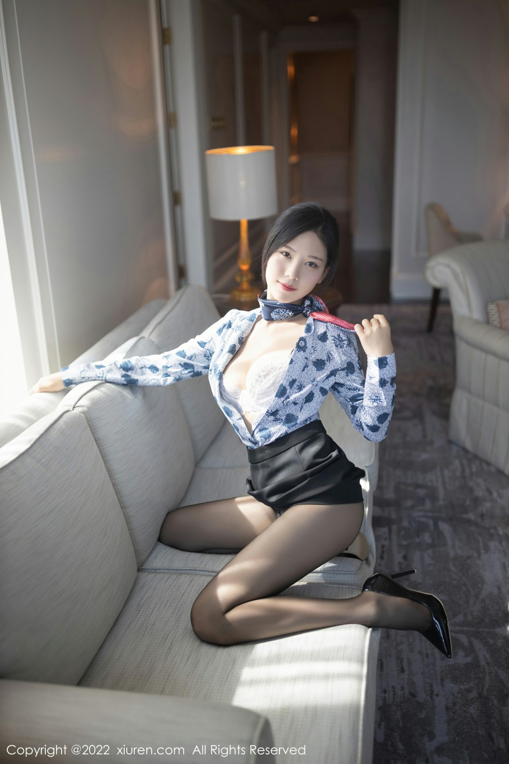 [XiuRen秀人网]No4430抖娘利世空姐制服-[秀人套图]