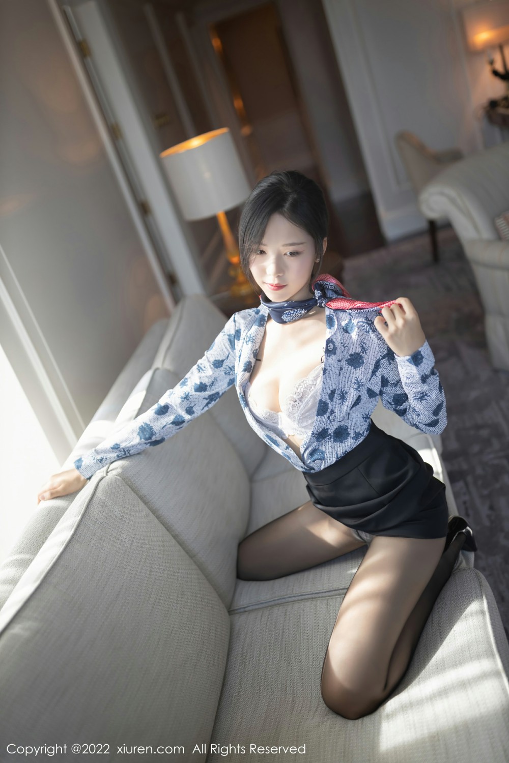[XiuRen秀人网]No4430抖娘利世空姐制服-[秀人套图]