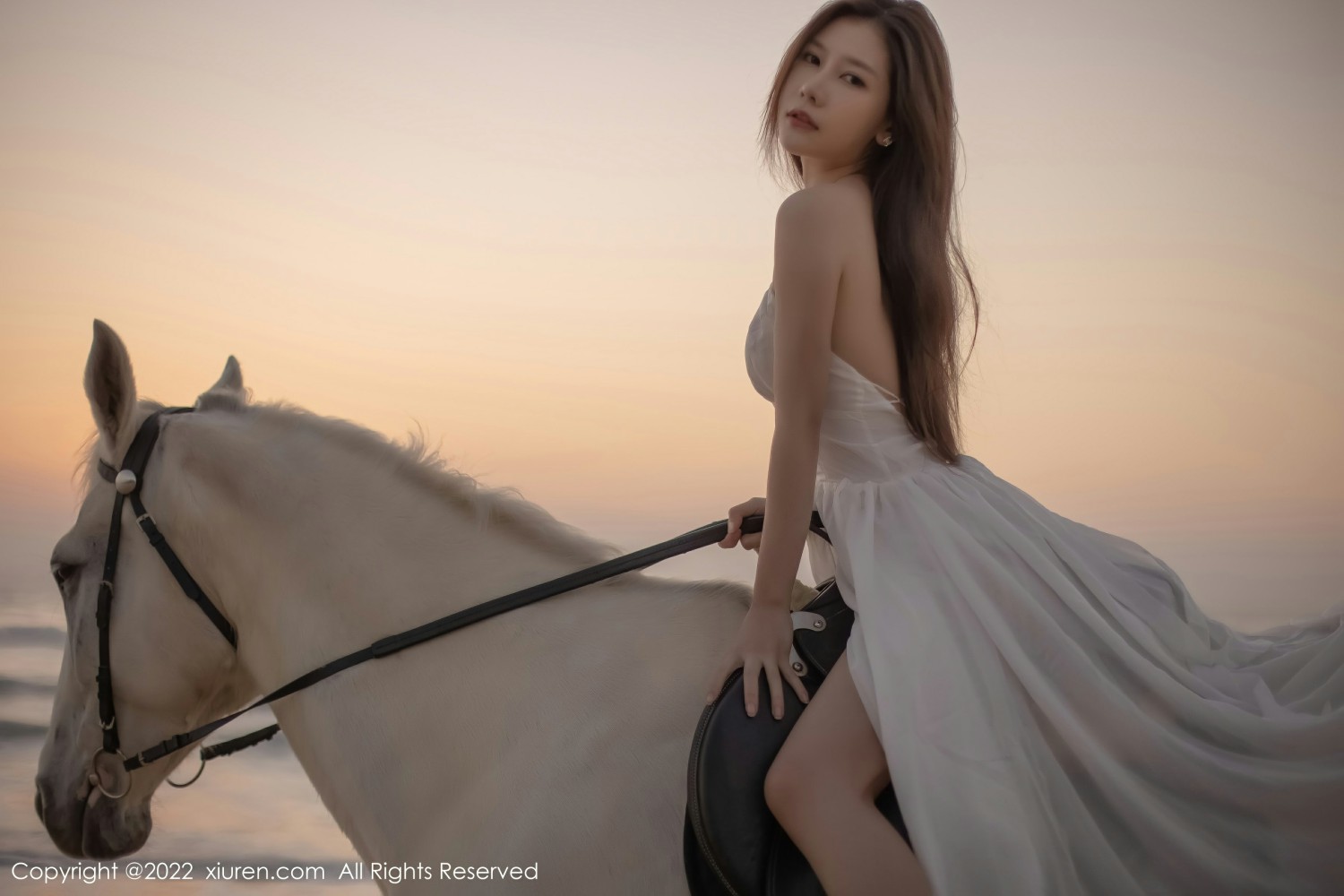 [XiuRen秀人网]No4448尹甜甜唯美海边-[秀人套图]