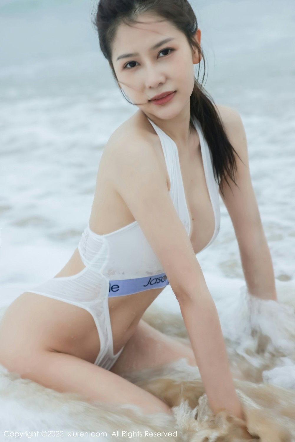 [XiuRen秀人网]No4448尹甜甜唯美海边-[秀人套图]