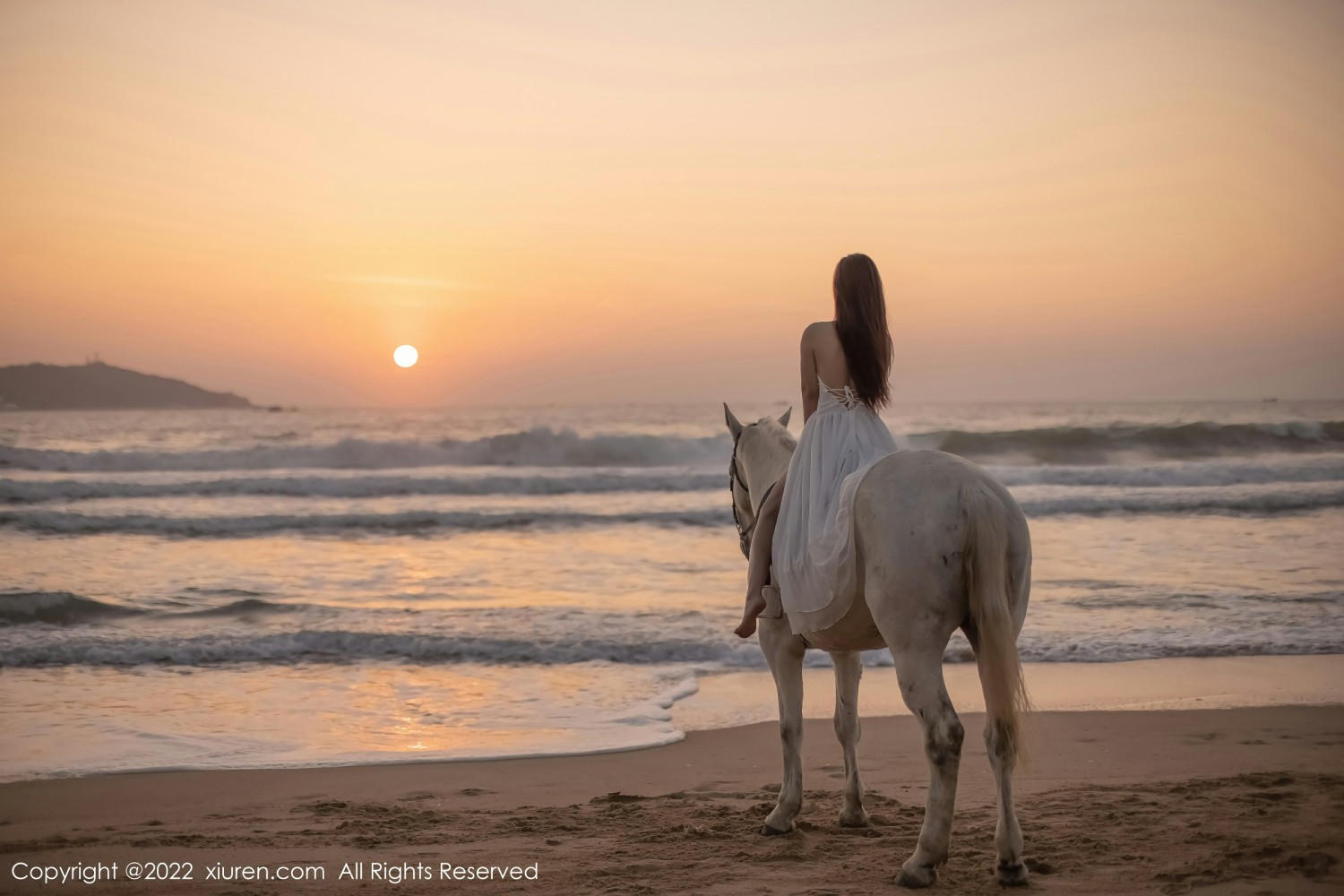 [XiuRen秀人网]No4448尹甜甜唯美海边-[秀人套图]