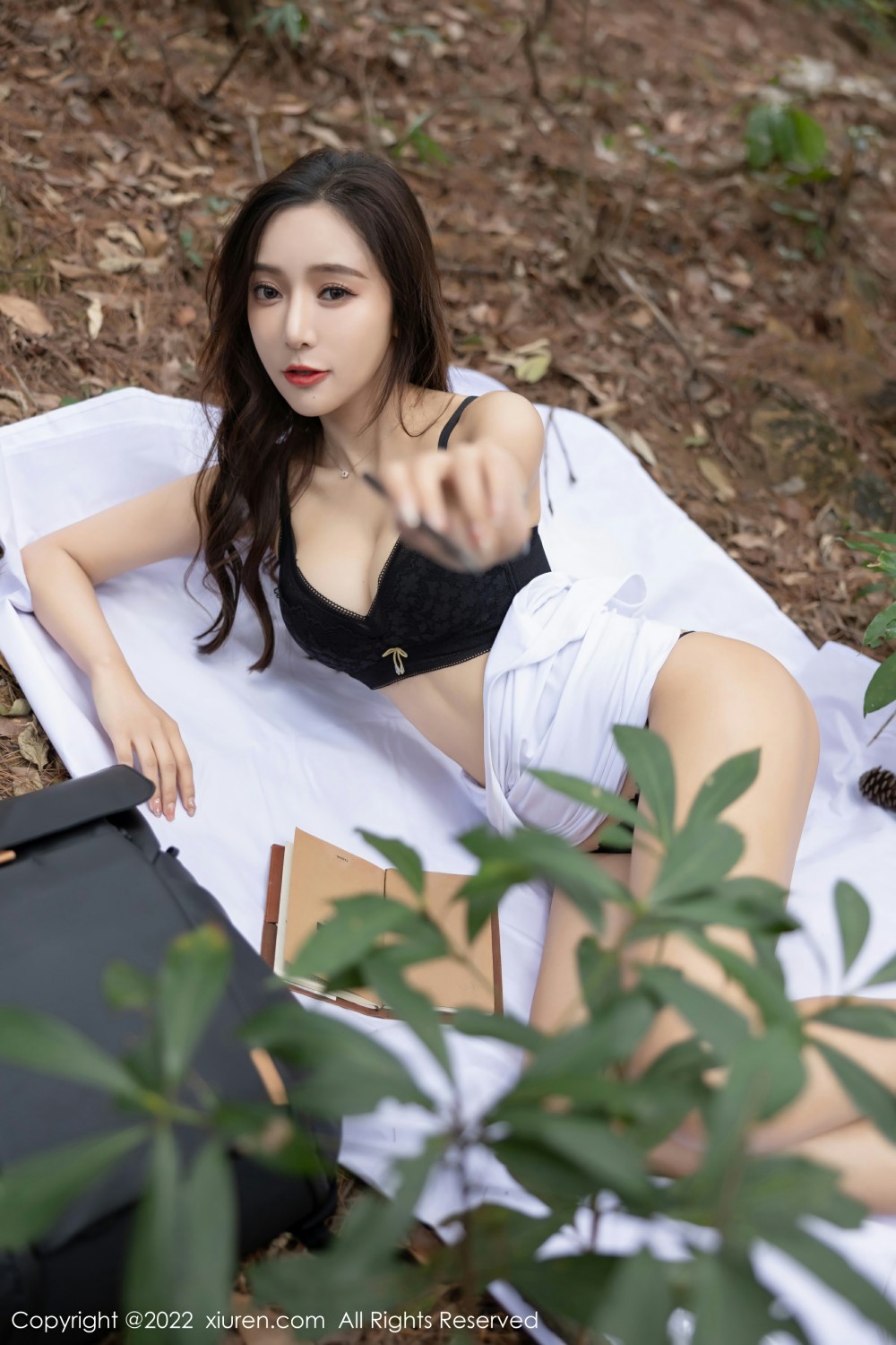 [XiuRen秀人网]No4465王馨瑶yanni户外探险-[秀人套图]