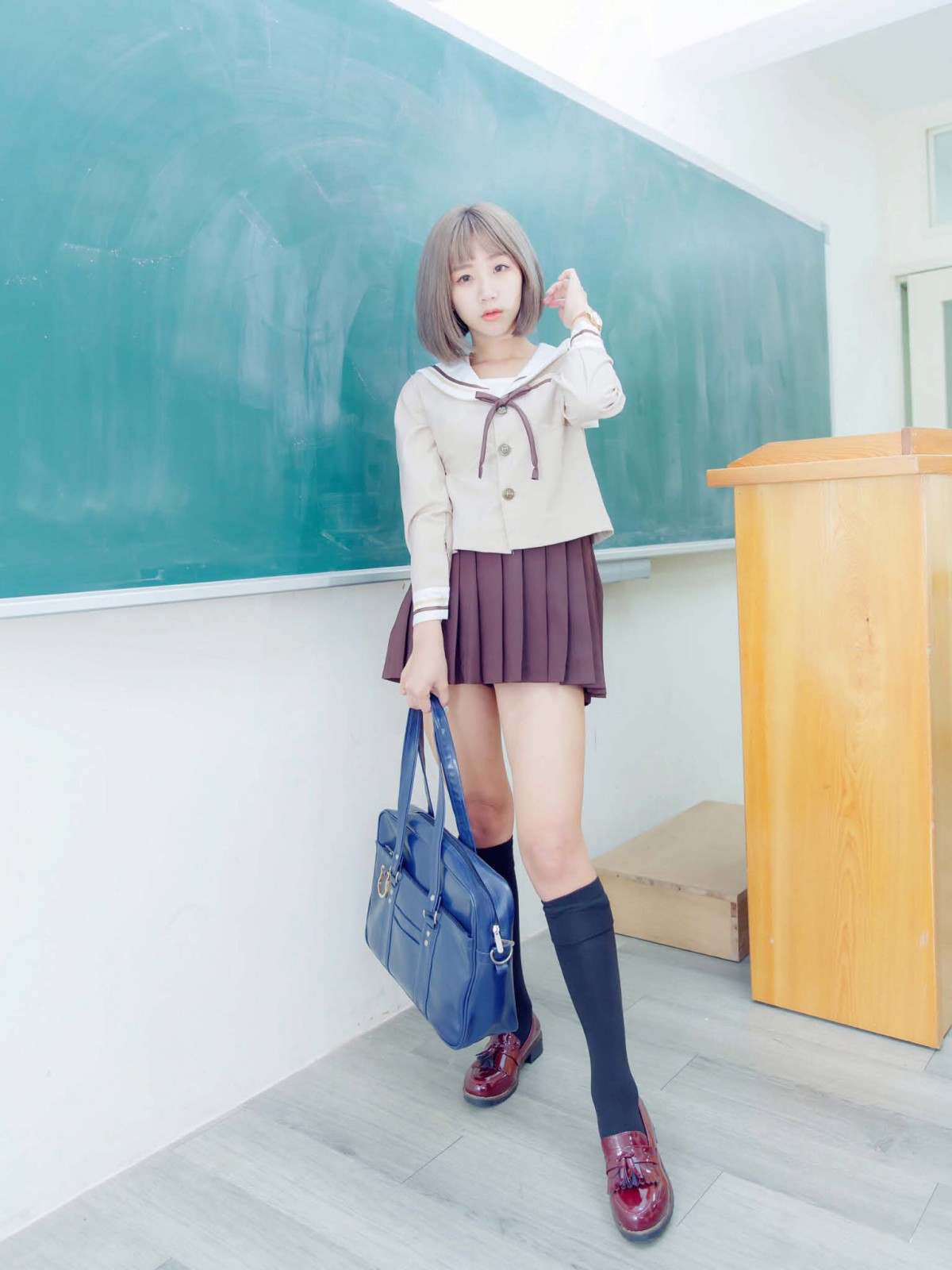 [JUICY]多汁女孩阮靖貽水手服挑逗可爱单纯学生-COSPLAY