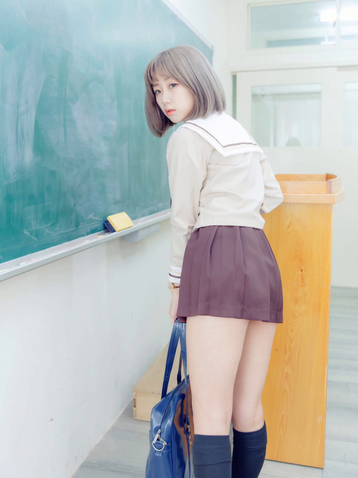 [JUICY]多汁女孩阮靖貽水手服挑逗可爱单纯学生-COSPLAY