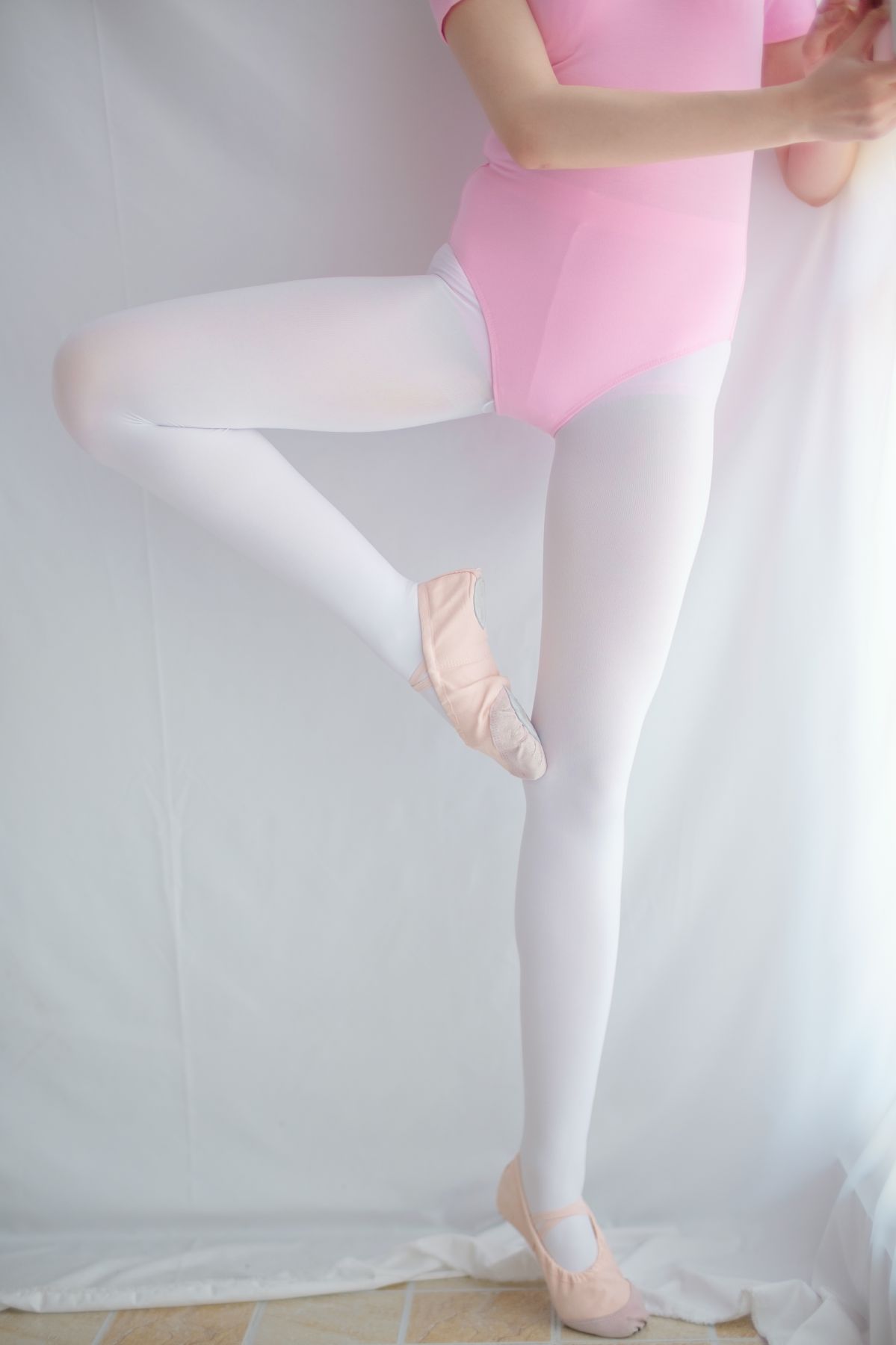 [森萝财团]R15-012白丝粉红少女-COSPLAY