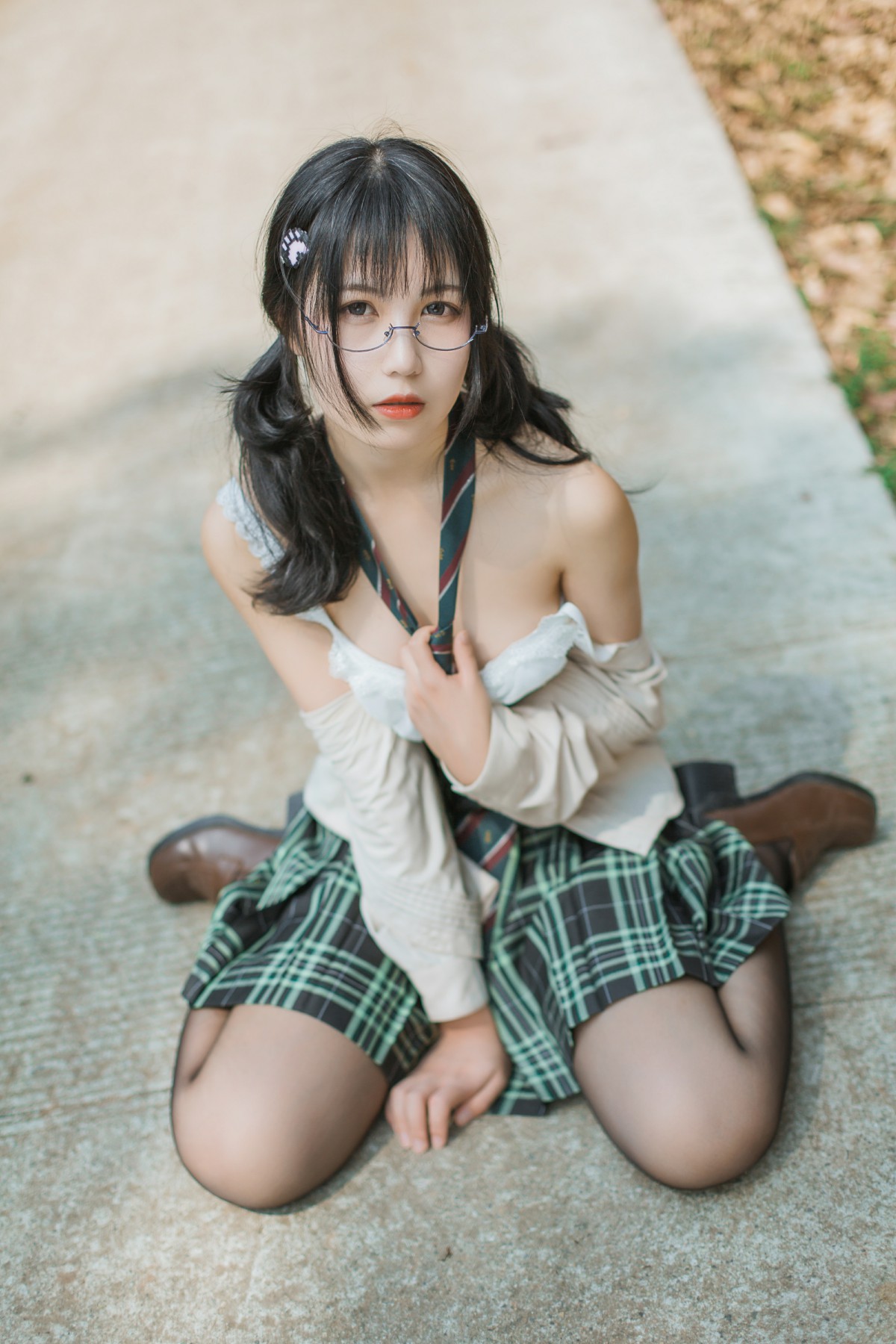 COSER美女逐月su–乡间小路-COSPLAY