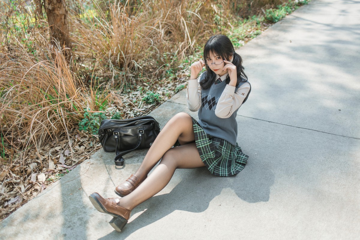 COSER美女逐月su–乡间小路-COSPLAY