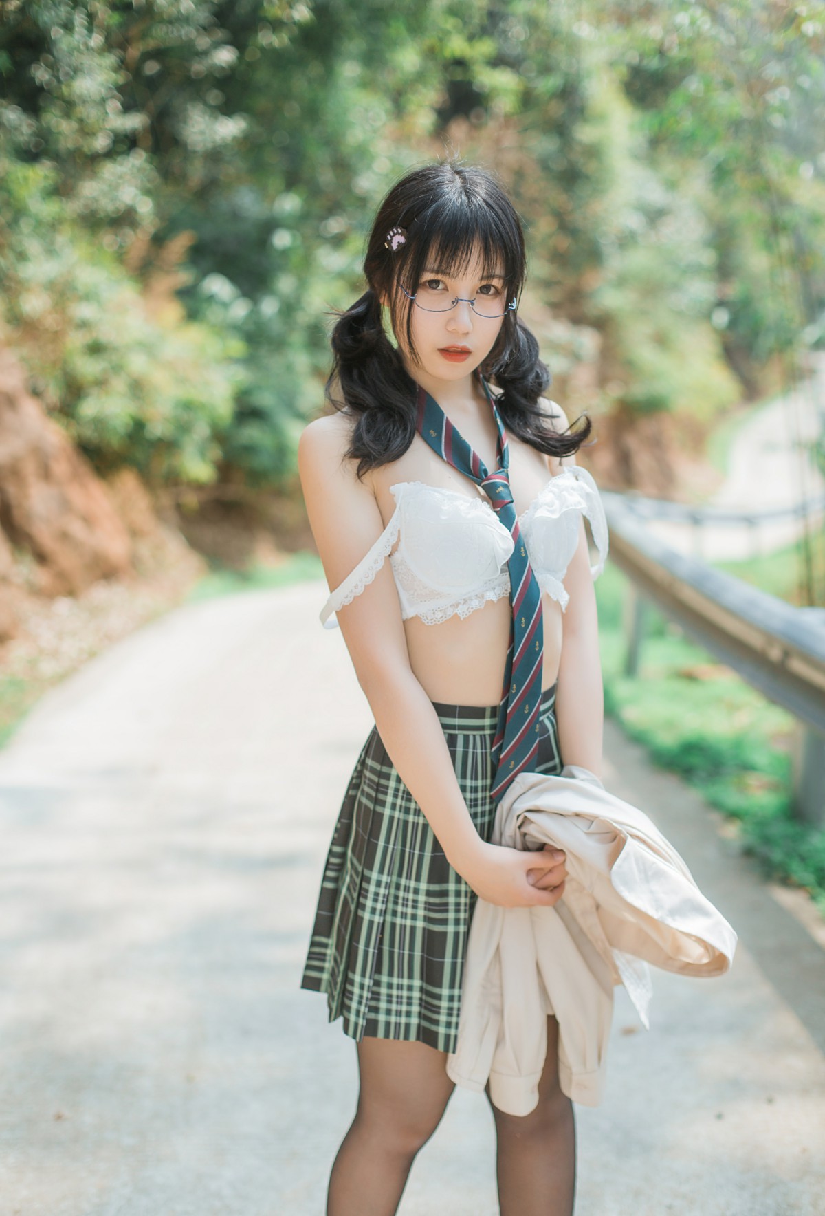 COSER美女逐月su–乡间小路-COSPLAY