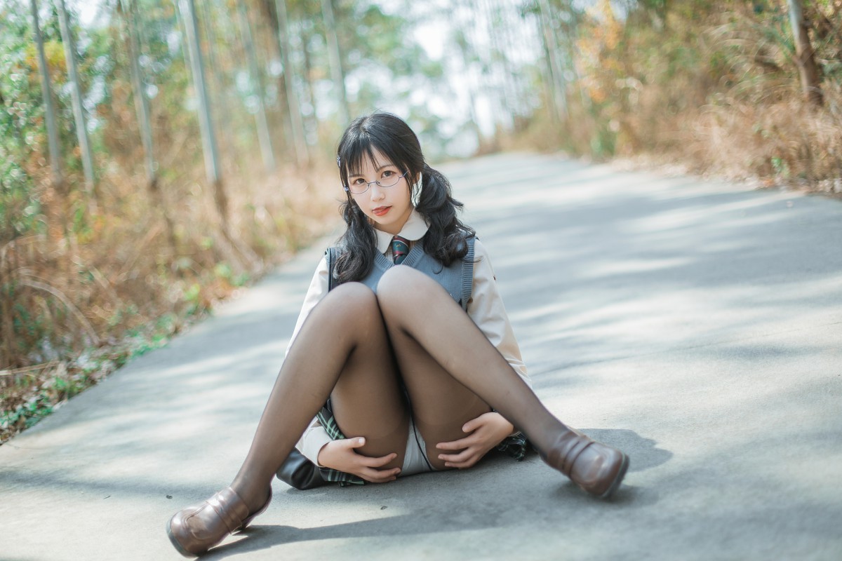 COSER美女逐月su–乡间小路-COSPLAY