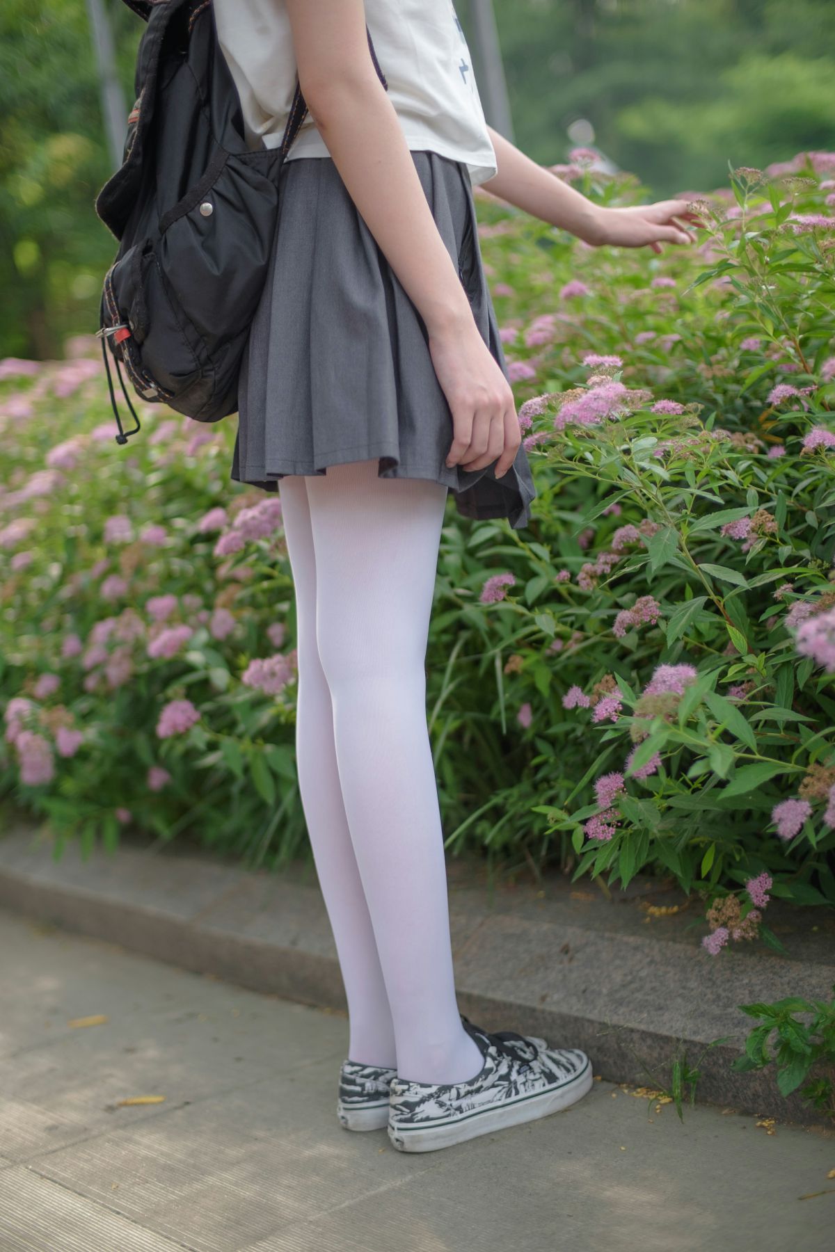 [森萝财团]R15-014白丝妹妹游园-COSPLAY