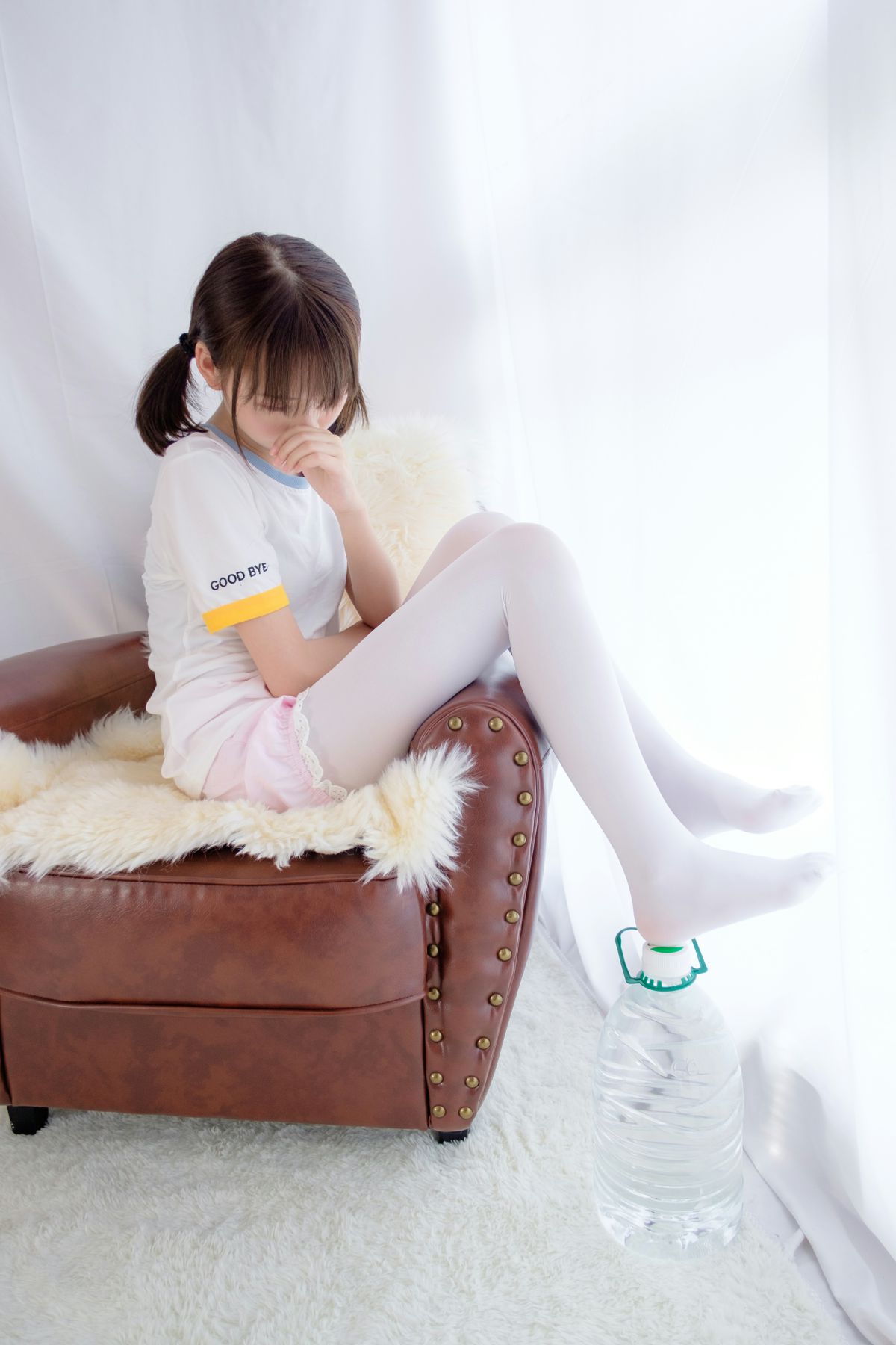 [森萝财团]R15-015白丝萝莉玩桶装水-COSPLAY