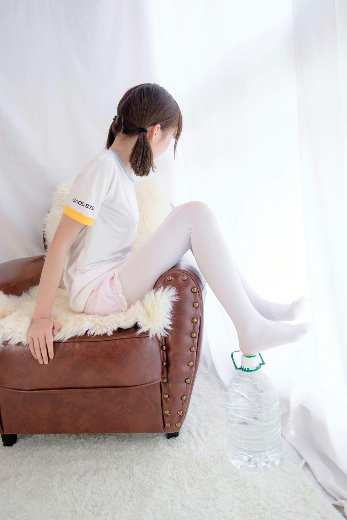 [森萝财团]R15-015白丝萝莉玩桶装水-COSPLAY