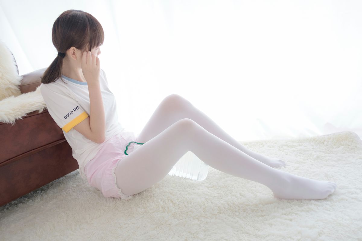 [森萝财团]R15-015白丝萝莉玩桶装水-COSPLAY