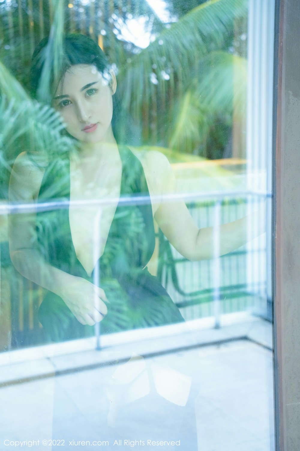 [XiuRen秀人网]No4488诗诗kiki黑色连衣裙-[秀人套图]