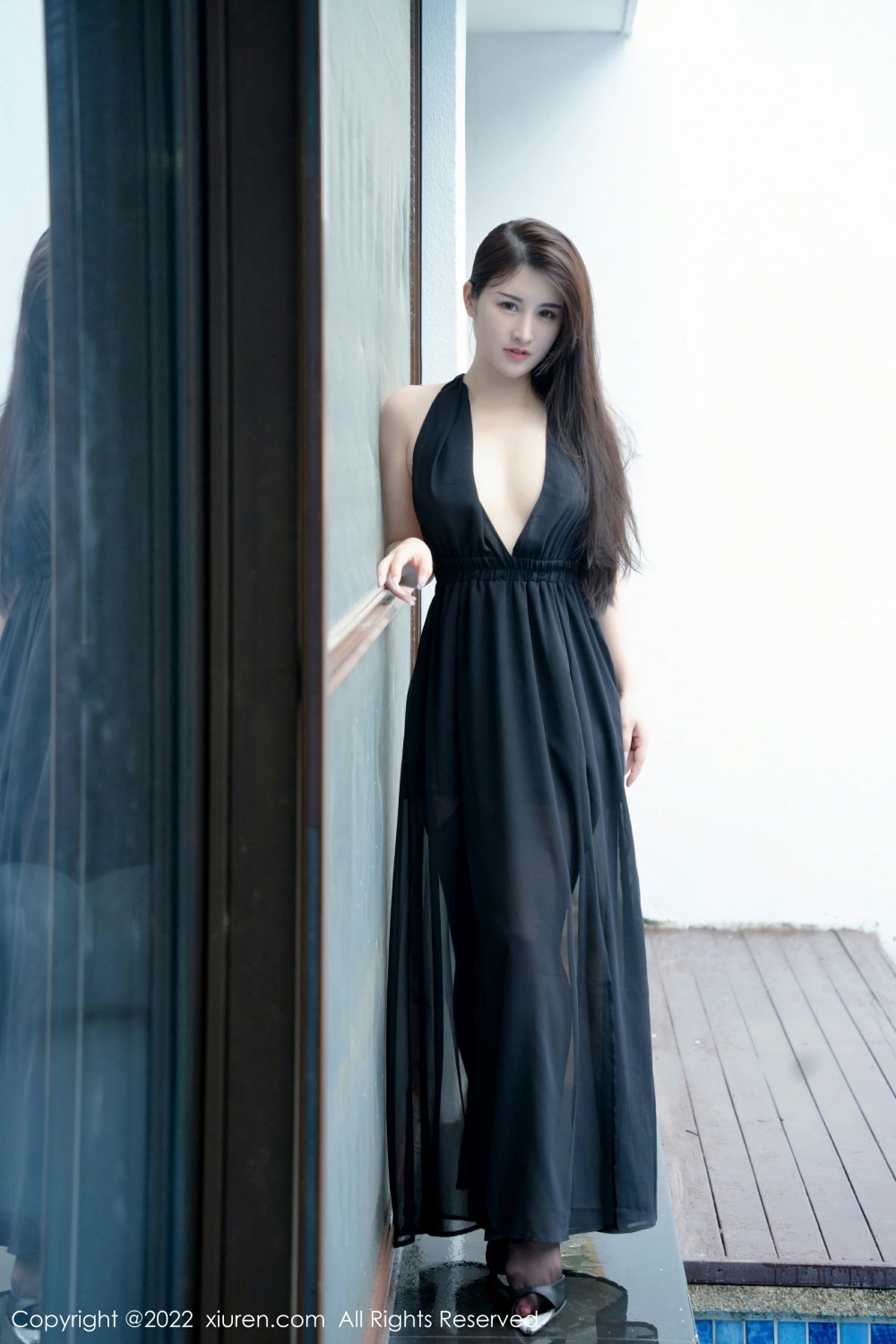 [XiuRen秀人网]No4488诗诗kiki黑色连衣裙-[秀人套图]