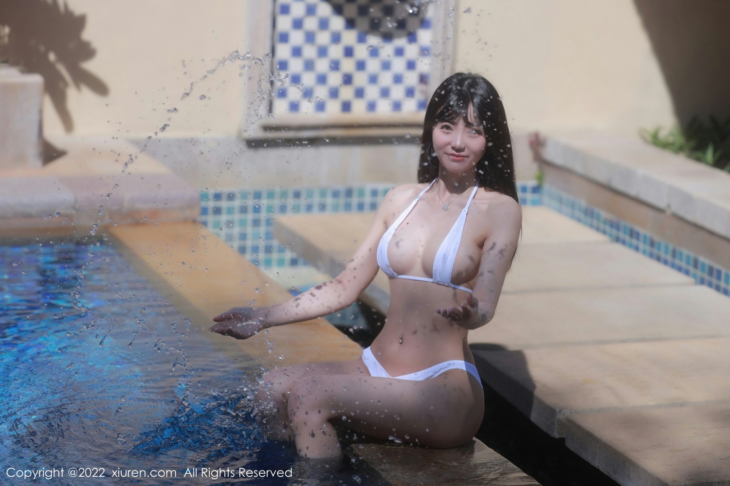 [XiuRen秀人网]No4471佘贝拉bella泳池写真-[秀人套图]