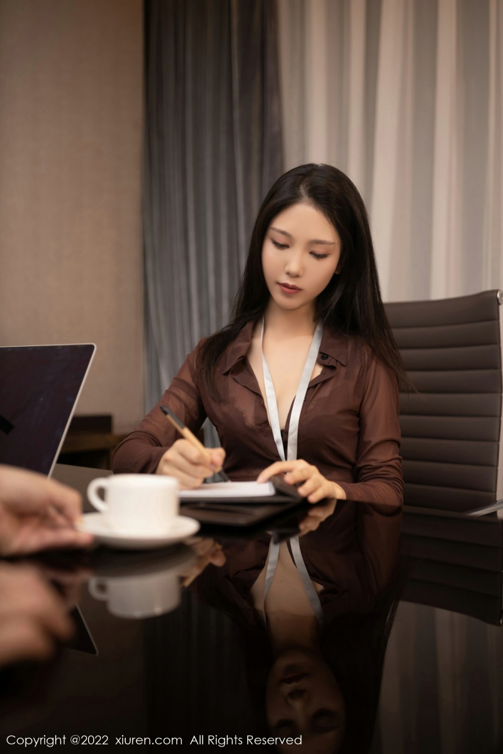 [XiuRen秀人网]No4479抖娘利世性感秘书-[秀人套图]